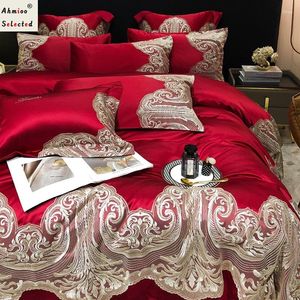 Conjuntos de cama 2023 Marca High-End Red Wedding Set Luxo Hollow Out Lace Consolador Capa de Algodão Duvet Silkly
