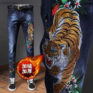 Calças de brim de inverno dos homens estiramento calças finas bordadas calças masculinas animal tigre cobra bordado lã jeans lst230829