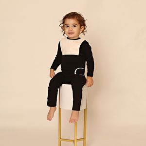 Strampler Babyspielanzug Kinderkleidung seeveless elegantes Leder- und Baumwollset Babyoveralls Junge Mädchen langer Strampler Herbst schwarzer Strampler 230831