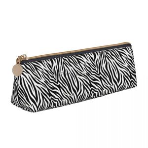 Pennsäckar Zebra Stripes Triangle Pencil Case Animal Skin Print för Teens University Zipper Pencil Box Simple Leather Pag Bag HKD230831