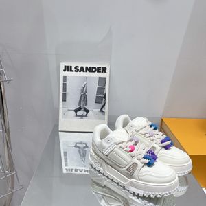 Lyxdesigner skor kvinnor män casual sko mode sneakers kvinnor män sneaker utomhus löpande tränare högkvalitativ tränare scarpe vintage 30 färger