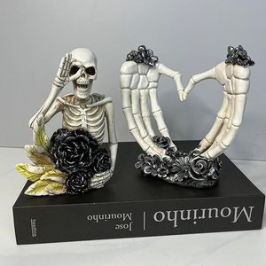 Dekorativa objekt Figurer Skull Par Statue Skull Bride and Groom Par Figurin Mini Harts Collections for Home Office Bar Decors Christmas 230830