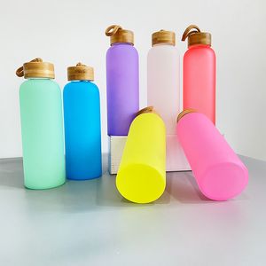 Spedizione gratuita 20 once 25 once sublimazione vuota colorata satinata riutilizzabile BPA Bottiglie di acqua potabile in vetro borosilicato alto gratuito con coperchio in bambù per regalo