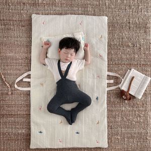 Yorganlar Bebek Yatak Sevimli Karikatür Nakış Ayı Kalın Yumuşak Sıcak Kış Çocukları Yorgan Popografi Dersler Katlanabilir Yatak Mat Pad 230831