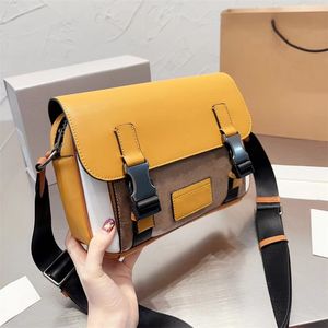 2023 męskie torby na ramię Messenger Torba Torba Crossbody Małe klapy moda skórzana