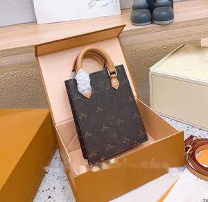 Torebki designerskie Petit Sac Plates Bag Empreinte Empreinte Supple Grained Cowhide Skórzowa rękojeść pod basenie torebka najwyższej jakości torby na ramię torebka 104150 2023