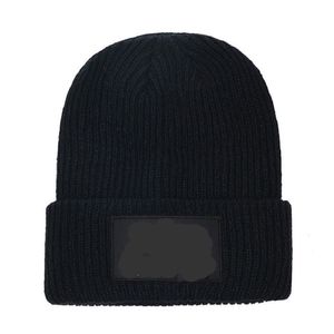 E-commerce for manufacturers to wholesale knitted pullover hats men and women solid color warm padded outdoor leisure wool hats.