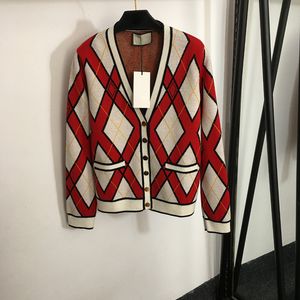 Suéter vermelho de Natal feminino luxuoso cardigan suéter botão designer plus size suéter decote em v jaquetas de malha de lã