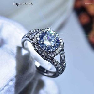 Smyckespåsar syntetiska Moissanite Classic Micro-inlagda fyrkantiga väskring med åtta hjärtan och pilarna diamant