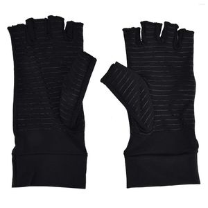 Одноразовые перчатки сжатие ручной сжатие.
