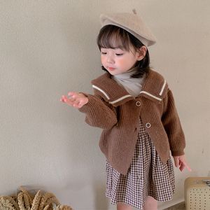 Pullover Autumn and Winter Childrens سترة عرضية للأولاد فتيات الأطفال أطفال ملابس دافئة جيب جيب زر سترة متبكلة كارديجان 230830