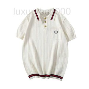 Polos masculinos designer 2023 novo bolso no peito bordado listra polo camisa colar de algodão puro e mangas curtas femininas w4vn