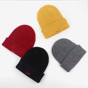 Män nyheter hattar tjocka höstvinter vintage sillben åtton cap casual stickade basker gatsby platt hatt 13 färger matchande mode gata mössor