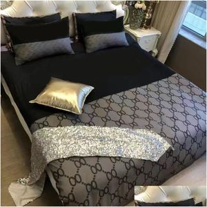 Zestawy pościeli FL 4PCS UNI Sypialnia Zakołokorter Luksusowe tkaniny z łóżka poduszki poduszki kołdrę Er Projektant Królowa Modern JF017 Drop dhnlr