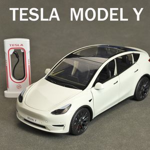 Diecast Model 1 24 Tesla y 3 s alaşım kalıp döküm oyuncak araba sesi ve hafif çocuk koleksiyonları doğum günü hediyesi 230830