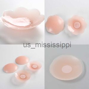 Cuscinetto per il seno 48 pezzi Copricapezzoli in silicone Riutilizzabile Sollevamento Pasties invisibili Adesivi per imbottitura del reggiseno Patch Nastro per tette Donne Petali per il seno Accessori x0831