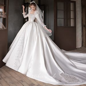 2023 Charmig Beach A Line Wedding Dresses for Bride Women Boho Plus Size Long Sleeves Lace Flowers Sheer Jewel Neck Backless Court Train Bridal Gown vestidos de novia