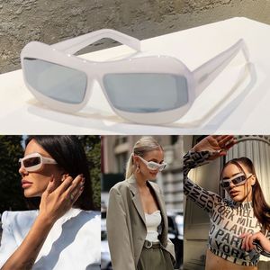 Cor Rosa Petalo Opale Eyewear Óculos Occhiali Runway Sunglasses SPR30Y Estilo Modernista Moldura Flush Exclusiva Proteção UVA/UVB 100% Com Caixa Original e Corrente 30Y