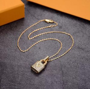 Luxury Designer Lock Pendant Diamonds Necklaces Fashion Women Mens Gold Silver Necklace Unisex Couple Jewelry