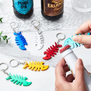 6 Farben Fischform Bierflaschenöffner Fischknochen Aluminiumlegierung Flaschenöffner Keychain Ring Küchenwerkzeug Schmuckstück Geschenke zufällig