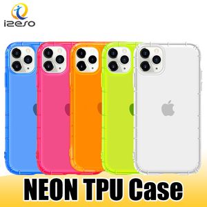 Neon fluorescerande fast färgtelefonfodral för iPhone 15 14 13 12 11 Pro Max XR XS 8 SE2 TPU Transparenta fall izeso
