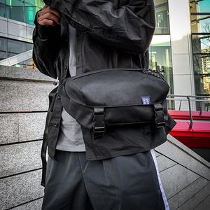 Midjeväskor Street Style Man Bag Fashion Chest Pack Women Hip Hop Belt Outdoor Sports Crossbody Nylon Telefonficka YB441