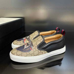 Luxury Designer Shoes Double G Leather Tiger Snake Embroidery Stripes Classic Men Women Sneakers Denim Canvas Flats Trainers