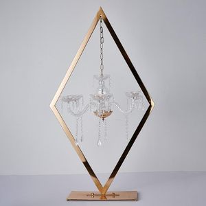 キャンドルホルダーはクリエイティブダイヤモンドホルダーヨーロッパの結婚式のロマンチックなウエスタンフードテーブルの装飾プロップスキャンドルをセットします