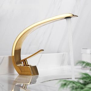 Bathroom Sink Faucets Nordic Style Faucet Copper Alloy And Cold Water Mixing Basin Creative Moon Curved