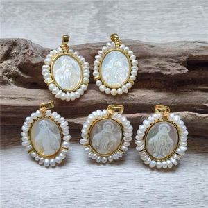 Colares pendentes Fuwo pérola natural Virgem Mary Gold Color Plated Forma oval Acessórios brancos para jóias DIY Fazendo PD616
