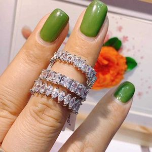 Pierścienie klastra Wysokiej jakości luksusowy ręcznie wykonany woda upuszcza sześcienna cyrkonia pierścionka Pierścień ślubna Pierścienie Pierścienie dla kobiet Prezent J1771 G230228