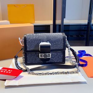 Denim Kedjeväska Flik Designer Lyxiga Axelväskor Kvinnor Handväskor Crossbody underarmsväskor Handväska Äkta läder Modebokstäver 2 remmar Silver Guld Hårdvara