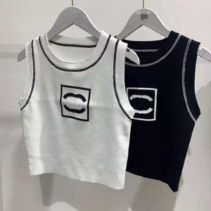 24SSanagram-Embroidered Kadın Tankları Camis Pamuk-Karışık Tank Üstleri İki C Harf Tasarımcı Etek Yoga Takım Kanalı Elbise Sutu Yeleği Bayanlar Katı Vintage T Shirt Femme 16