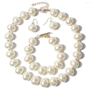 Halskette Ohrringe Set europäische Mode und Armband Einfache Imitation Perlenketten 3 Stcs Schlüsselbein Kette Frauen