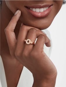 Bvlggari Love Ring Womens 부부 다이아몬드 스테인리스 스틸 지르콘 보석 선물 여성 액세서리 도매 크기 6 7 8 9 10