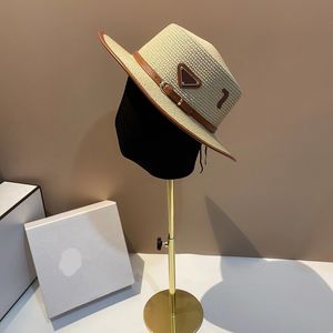 lyxig platt hattdesigner kvinnors halm hatt mode jazz bredbrim hatt hög kvalitet mäns solskyddsmedel