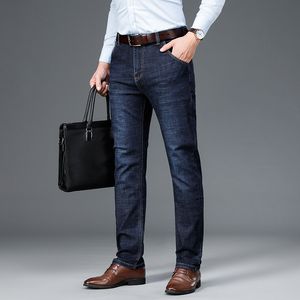 Męskie dżinsy klasyczne męskie relaksowane FIT FLEX Men Men Autumn Winter High Talie Business Casual Classic Black Blue Denim Spodni 230301