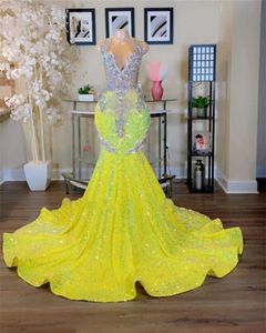 Świecący żółty syrenka suknie balowe 2023 przezroczysta szyja kryształy dżetów luksusowe Plus rozmiar suknie na przyjęcie urodzinowe Robe De Bal