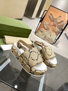 2023 designer Slifor in moda Sandals spesso Sandali di fondo Slide Slide Piattaforma Lady Platform Wedges Sandal Beach High Tagino 35-45