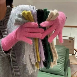 Rękawiczki z pięcioma palcami kobiece elastyczne rękawiczki z pełnymi palcami długie rękawiczki z wełny królika damskie zimowe rękawiczki jednokolorowe rękawiczki zagęścić ciepłe rękawiczki 230301