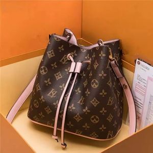 Luxurys designers Vintage Bucket Handbag Women bags Handbags Wallets for Leather Chain Bag Crossbody and Shoulder Louiseity Handbag Viutonity lady bags