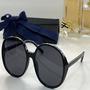 Sommarsolglasögon för män Kvinnor Style Doll Rif Anti-ultraviolet Retro Plate Oval Plank Frame Fashion Gereglasses Random Box171y