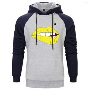 Herrtröjor sexig muntryck raglan hoody för herr mode standard topps outwear tröjor kläder hip hop 2023 retro moletom masculino