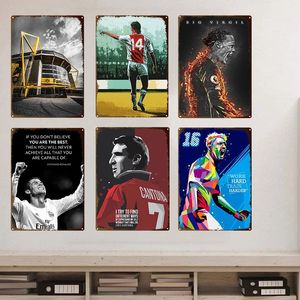 Retro Donglian Soccer Player Art Målning Plack Fotbollsspelare Vintage Metal Tin Sign Bar Club Room Home Decoration Football Club Wall Poster målning storlek 30x20cm W02