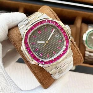 2022 New прибывает Top Nautilus Watch Men Men Automatic Man Watch 5711 Silver Band Red Diamonds Bezel Mechanale Menaical Di Lus276b