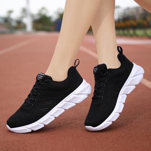 Scarpe da corsa traspiranti primaverili da donna di design nero viola nero rosa rossa sneakers sportive da donna all'aperto Color55