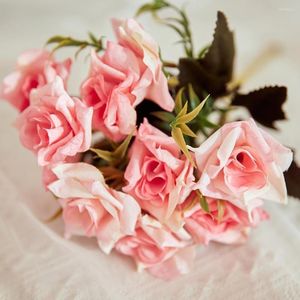 Fiori decorativi 1 mazzo di fiori di simulazione Bellissimo bouquet artificiale di rose dall'aspetto realistico senza irrigazione