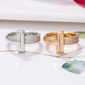 Designer V-Gold Tiffay Ring Korean och japansk temperament Enkelt T-formad romantisk par nischdesign