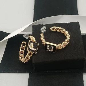 20 styl 18K pozłacane marka projektant litery stadniny kolczyki metalowy kryształ kobiety Rhinestone wesele prezenty biżuteria akcesoria prezent