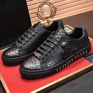 2023 Nya utomhus casual skor läder snörning spikar låg topp sneakers metall utomhus design mkjnm mxk800004